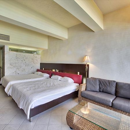 Palace In Moon Beach Onna Luaran gambar