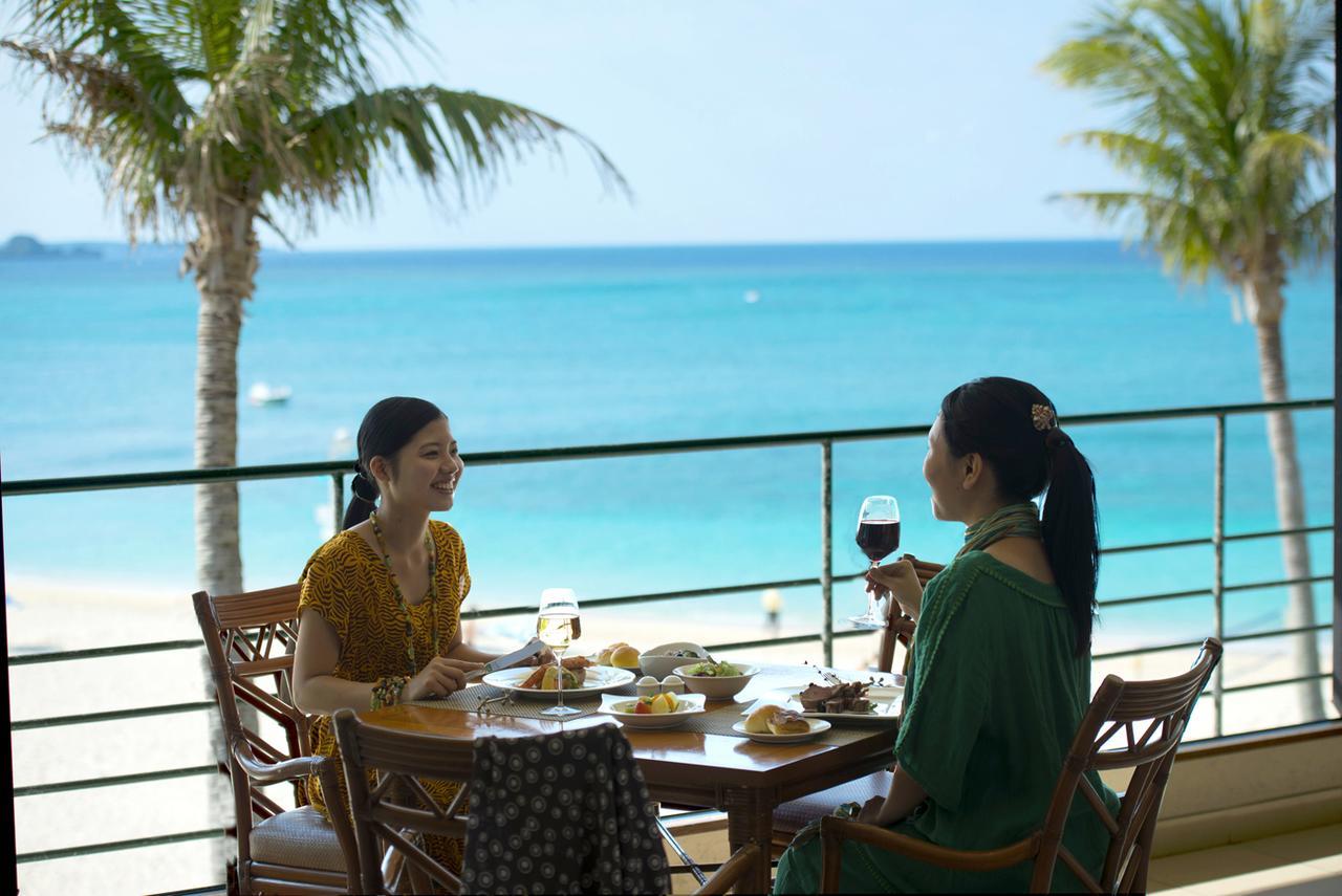Palace In Moon Beach Onna Luaran gambar