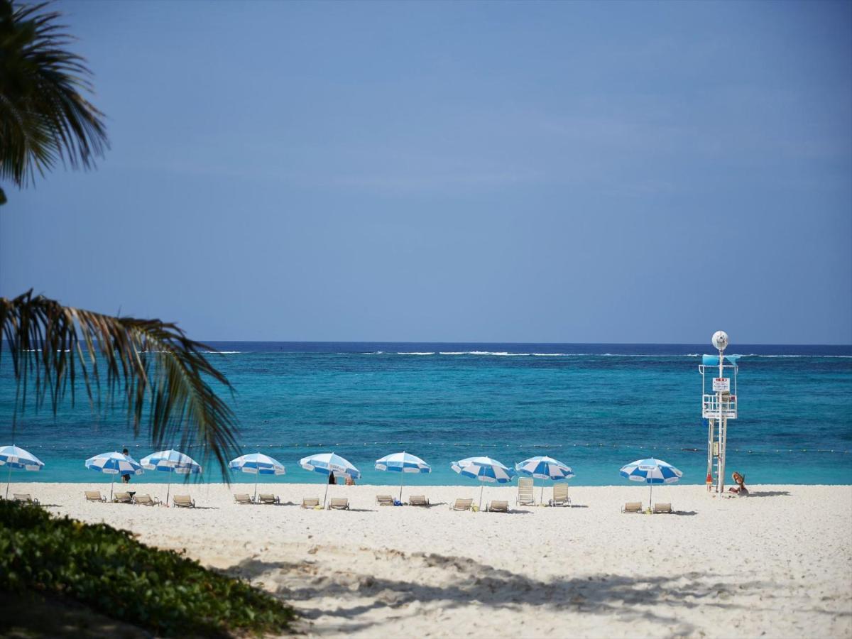 Palace In Moon Beach Onna Luaran gambar
